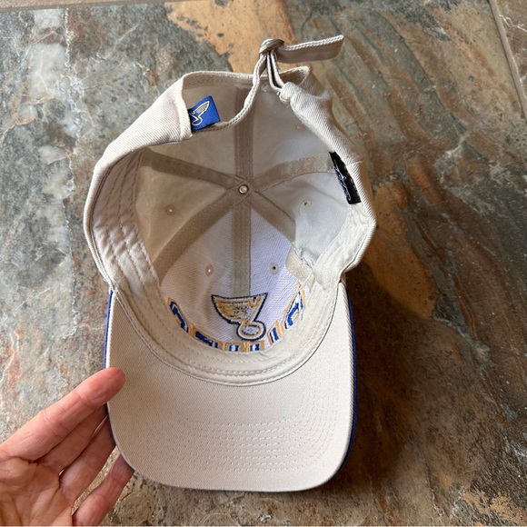 St. Louis Blues Vintage Drew Pearson Adjustable Hat NHL Hockey Cream - Picture 6 of 8